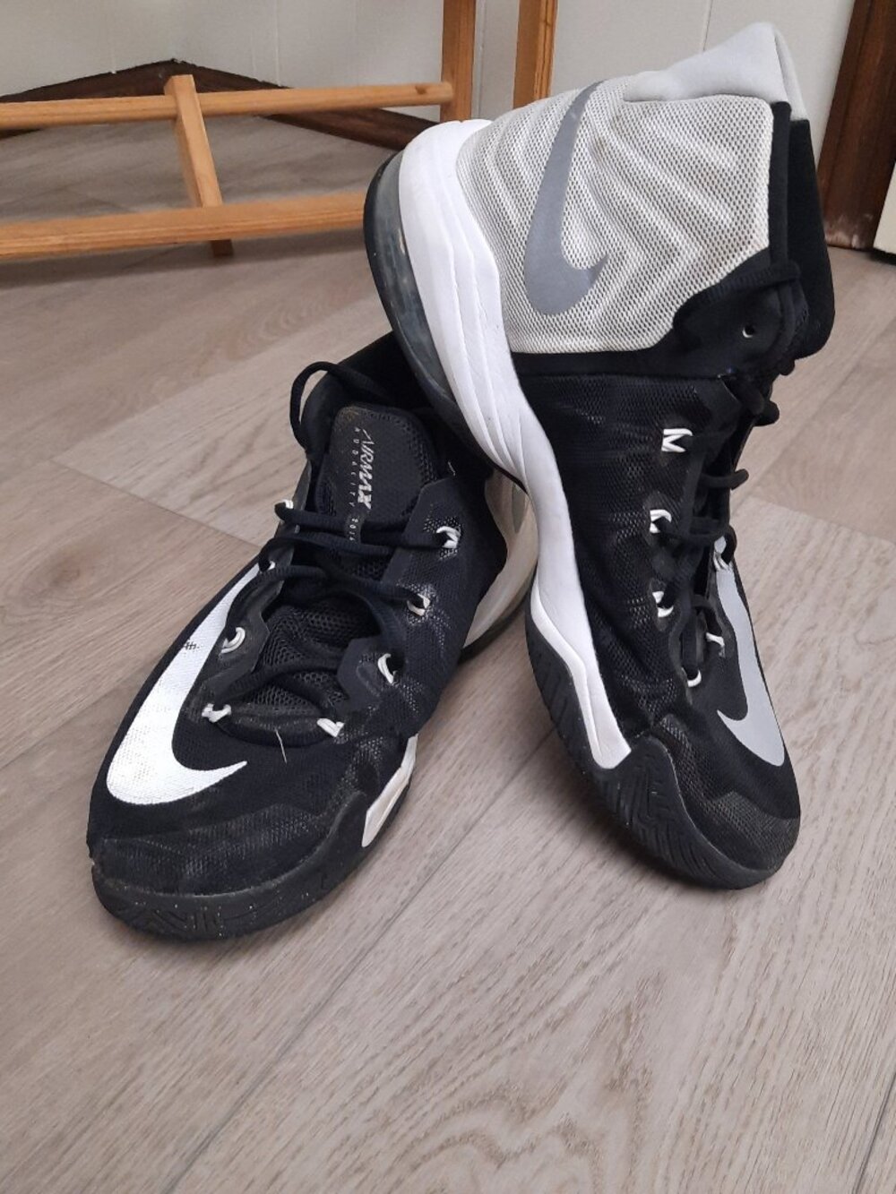 NIKE Men's AUDACITY Airmax 2016- Black/White, Size 12